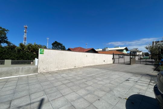 Fachada de apartamento para alugar com 3 quartos, 83m² em Campeche Leste, Florianópolis