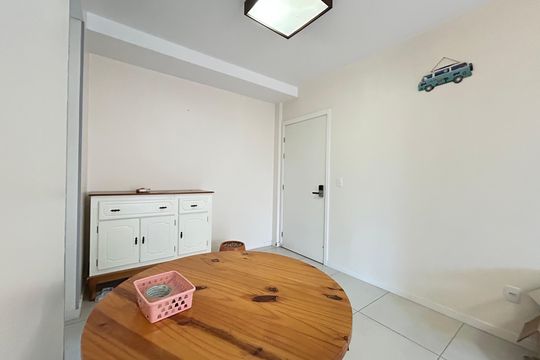 Sala de apartamento para alugar com 3 quartos, 83m² em Campeche Leste, Florianópolis