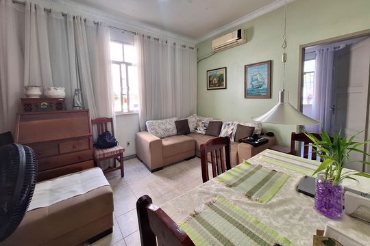 Sala de apartamento à venda com 2 quartos, 50m² em Icaraí, Niterói