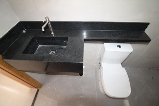 Banheiro de apartamento para alugar com 2 quartos, 41m² em Vila Mazzei, São Paulo