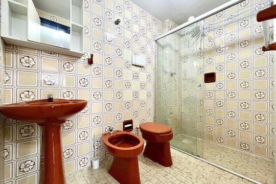 Banheiro de apartamento para alugar com 1 quarto, 45m² em Cascatinha, Juiz de Fora