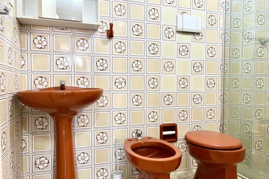Banheiro de apartamento para alugar com 1 quarto, 45m² em Cascatinha, Juiz de Fora
