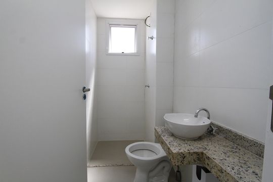 Banheiro de apartamento à venda com 1 quarto, 24m² em Nova Suíça, Belo Horizonte