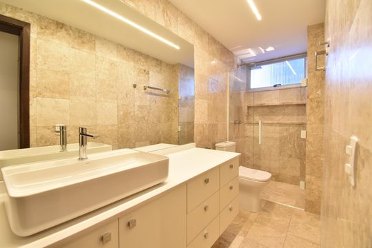 Banheiro 3 de apartamento à venda com 4 quartos, 199m² em Bigorrilho, Curitiba