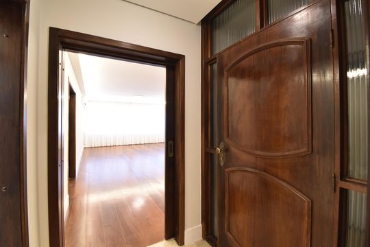 Hall de entrada de apartamento à venda com 4 quartos, 199m² em Bigorrilho, Curitiba