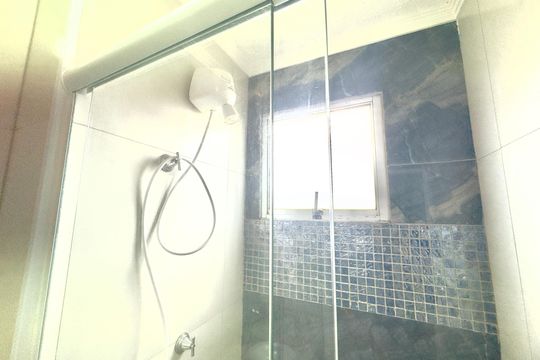 Banheiro de apartamento à venda com 2 quartos, 46m² em Jardim Ansalca, Guarulhos