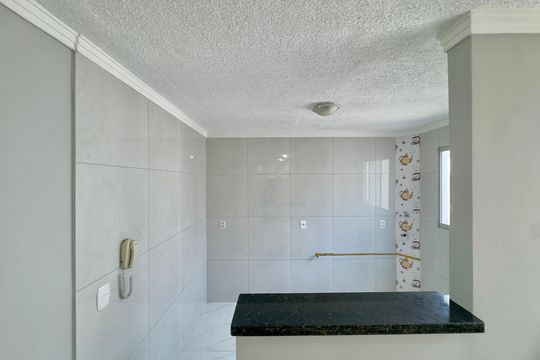 Cozinha de apartamento à venda com 2 quartos, 46m² em Jardim Ansalca, Guarulhos