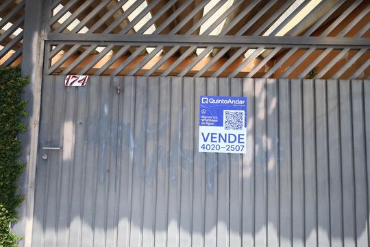 Fachada de casa à venda com 4 quartos, 250m² em Jardim D’abril, Osasco