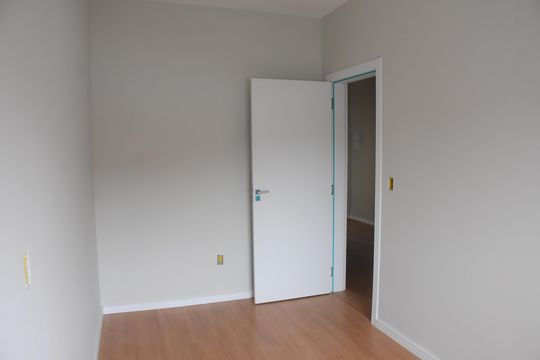 Quarto de casa à venda com 3 quartos, 117m² em Parque da Matriz, Gravataí