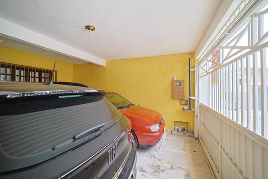 Garagem de casa à venda com 3 quartos, 160m² em Parque Boturussu, São Paulo