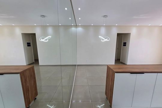 Corredor de apartamento para alugar com 2 quartos, 81m² em Piracangaguá, Taubaté
