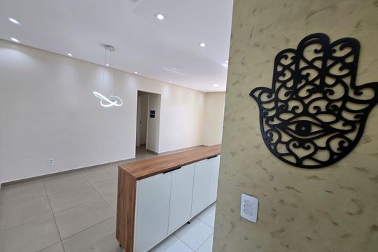 Corredor de apartamento para alugar com 2 quartos, 81m² em Piracangaguá, Taubaté
