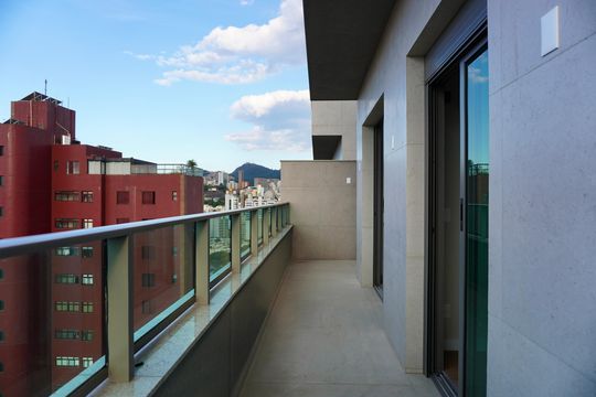 Varanda Primeiro Andar de apartamento à venda com 3 quartos, 203m² em São Pedro, Belo Horizonte