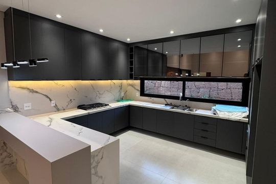 Cozinha de casa de condomínio à venda com 3 quartos, 500m² em Jardim Indaiatuba Golf, Indaiatuba