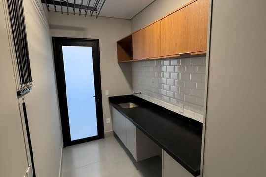 Área de serviço de casa de condomínio à venda com 3 quartos, 500m² em Jardim Indaiatuba Golf, Indaiatuba