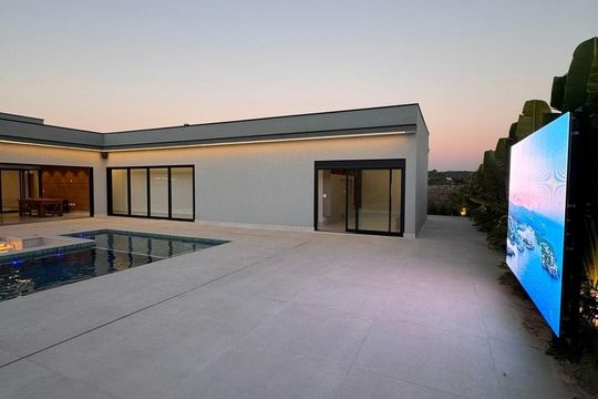 Área externa de casa de condomínio à venda com 3 quartos, 500m² em Jardim Indaiatuba Golf, Indaiatuba