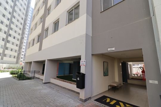 Fachada do bloco de apartamento para alugar com 2 quartos, 35m² em Usina Piratininga, São Paulo