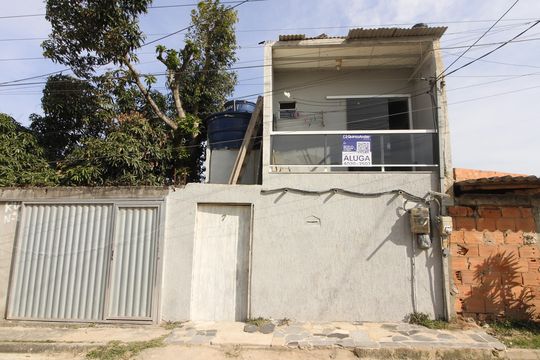 Fachada de casa para alugar com 2 quartos, 90m² em Jardim Pero, Cabo Frio