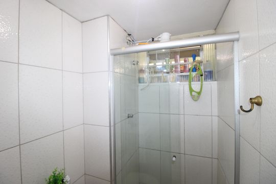 Banheiro de apartamento para alugar com 2 quartos, 45m² em Vila Chabilandia, São Paulo