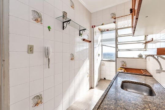 Cozinha de apartamento para alugar com 1 quarto, 45m² em Cristal, Porto Alegre
