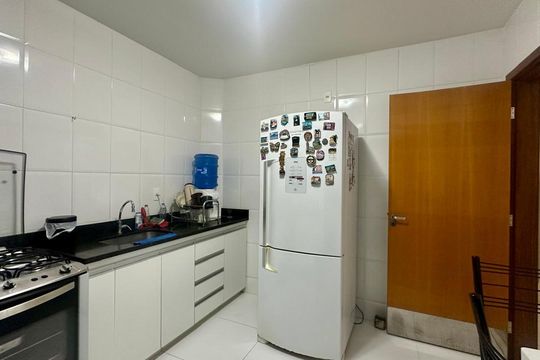 Cozinha de apartamento à venda com 3 quartos, 88m² em Barroca, Belo Horizonte