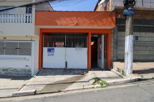 Fachada de casa para alugar com 1 quarto, 70m² em Fazenda Itaim, São Paulo