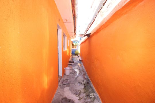 Corredor lateral de casa para alugar com 1 quarto, 70m² em Fazenda Itaim, São Paulo