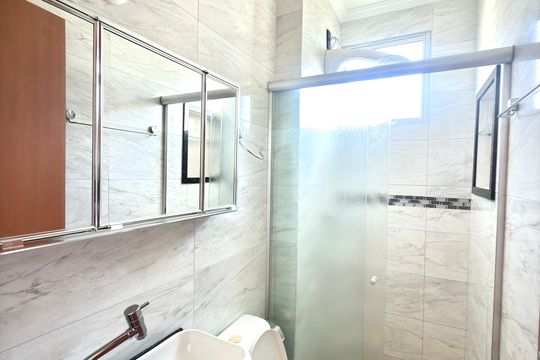 Banheiro Social de apartamento para alugar com 2 quartos, 50m² em Alvorada, Contagem
