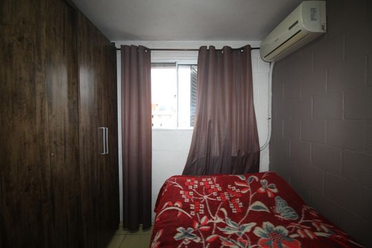 Quarto 2 de apartamento à venda com 2 quartos, 42m² em Rubem Berta, Porto Alegre