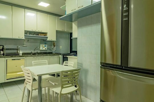Cozinha de apartamento à venda com 4 quartos, 120m² em Vila Clementino, São Paulo