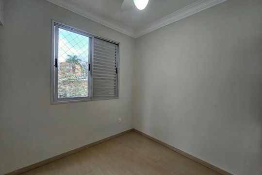 Quarto de serviço de apartamento para alugar com 3 quartos, 90m² em Santo Antônio, Belo Horizonte