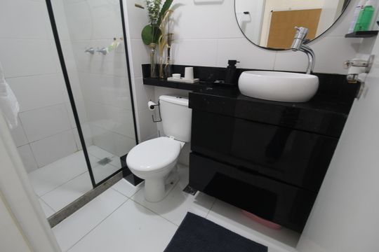 Banheiro Social de apartamento à venda com 3 quartos, 68m² em Barra Olímpica, Rio de Janeiro