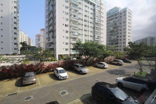 Sala - Vista de apartamento à venda com 3 quartos, 68m² em Barra Olímpica, Rio de Janeiro