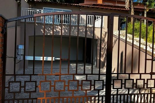 Fachada de casa para alugar com 5 quartos, 389m² em Condominio Fazenda São Joaquim, Vinhedo