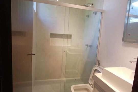 Banheiro 2 de casa para alugar com 5 quartos, 389m² em Condominio Fazenda São Joaquim, Vinhedo