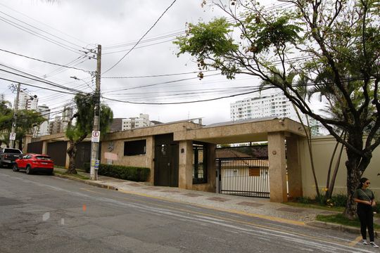 Fachada de casa de condomínio para alugar com 3 quartos, 186m² em Buritis, Belo Horizonte