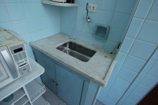 Cozinha de kitnet/studio para alugar com 1 quarto, 28m² em Boqueirão, Santos