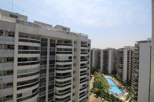 Sala - Vista de apartamento para alugar com 2 quartos, 90m² em Barra Olímpica, Rio de Janeiro