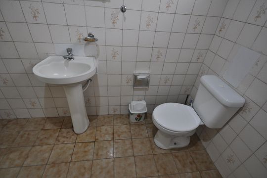 Banheiro 1 de casa à venda com 4 quartos, 221m² em Vila Nelson, São Paulo