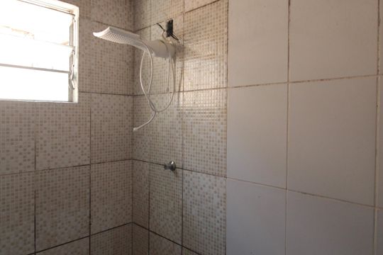 Banheiro da Suite de casa para alugar com 3 quartos, 50m² em Planalto, Belo Horizonte