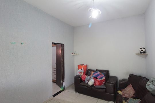 Casa para alugar com 3 quartos, 50m² em Planalto, Belo Horizonte