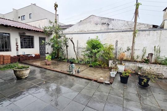 Casa à venda com 4 quartos, 242m² em Mercês, Curitiba