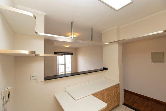 COZINHA de apartamento para alugar com 2 quartos, 65m² em Mansões Santo Antônio, Campinas