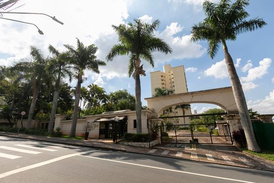 FACHADA DO PRÉDIO de apartamento para alugar com 2 quartos, 65m² em Mansões Santo Antônio, Campinas