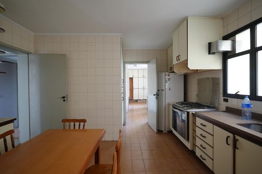 Cozinha de apartamento à venda com 3 quartos, 133m² em Vila Bastos, Santo André