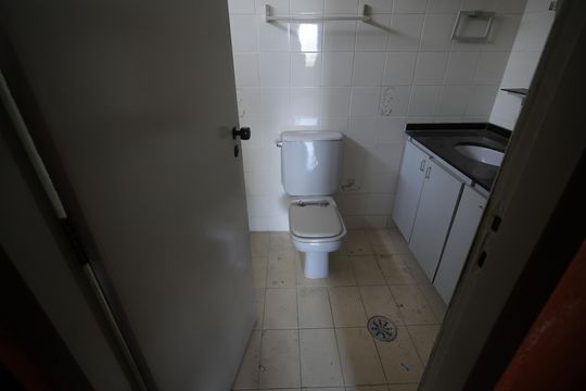 Banheiro da Suíte de apartamento à venda com 3 quartos, 133m² em Vila Bastos, Santo André