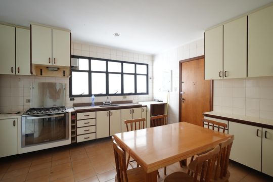 Cozinha de apartamento à venda com 3 quartos, 133m² em Vila Bastos, Santo André