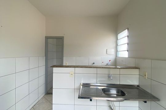 cozinha de kitnet/studio para alugar com 1 quarto, 35m² em Casa Branca, Belo Horizonte
