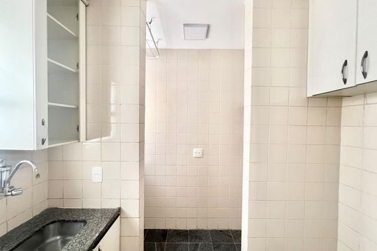 Cozinha e Área de Serviço de apartamento para alugar com 2 quartos, 58m² em Buritis, Belo Horizonte