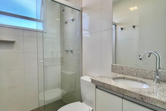Banheiro de apartamento para alugar com 2 quartos, 66m² em Loteamento Parque São Martinho, Campinas